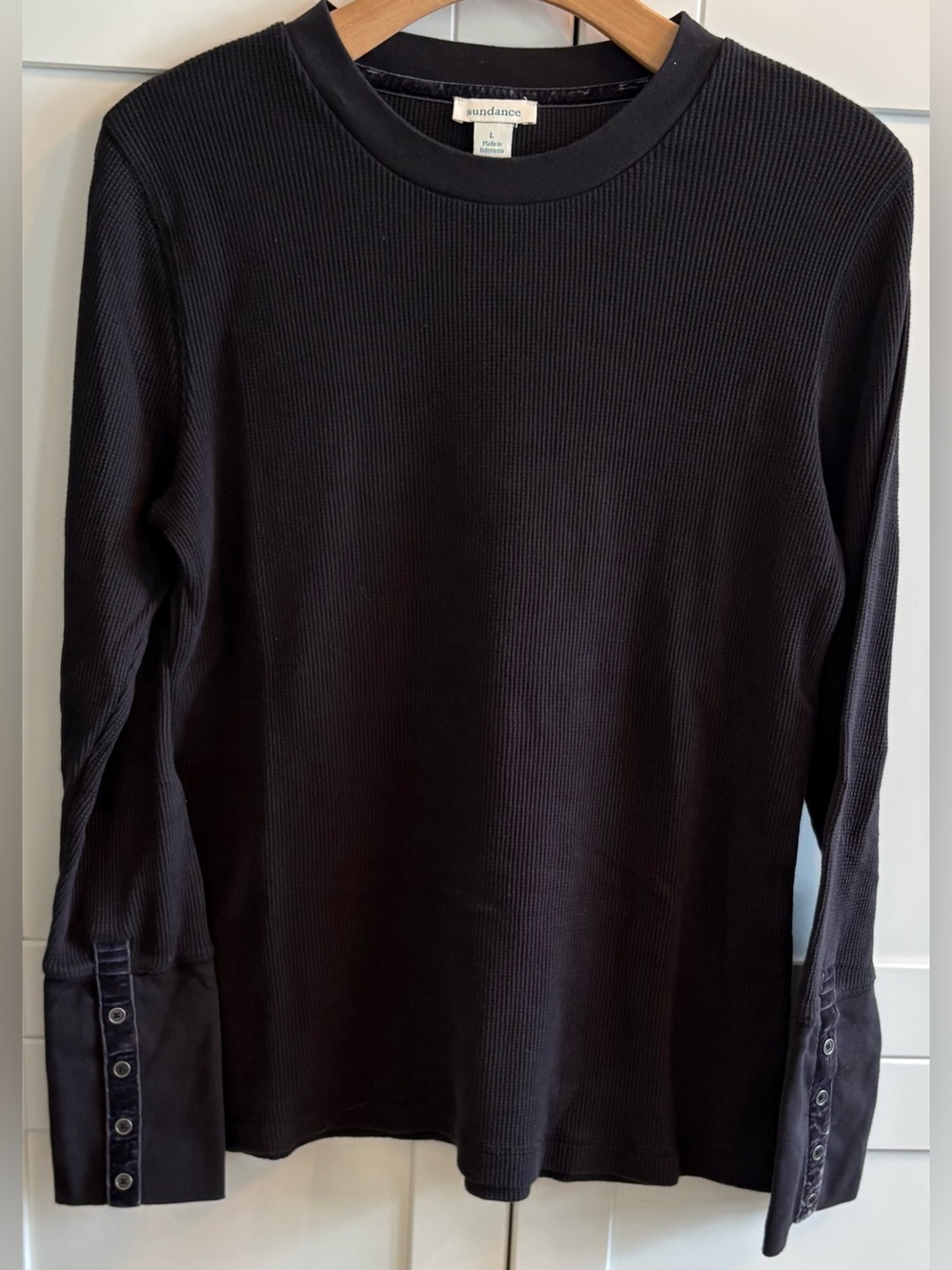 SUNDANCE BLACK LARGE THERMAL WAFFLE KNIT LONG SLEEVE TOP W/ BUTTONED CUFFS GREAT